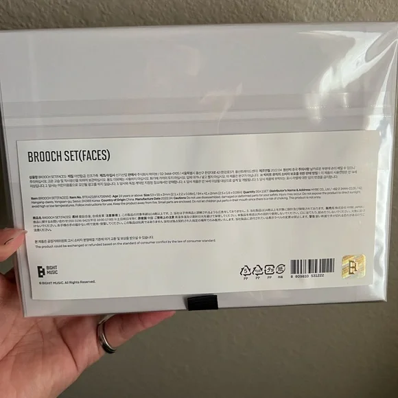 Official Artist Made Merch by BTS V Faces Pins - Picture 2 of 3